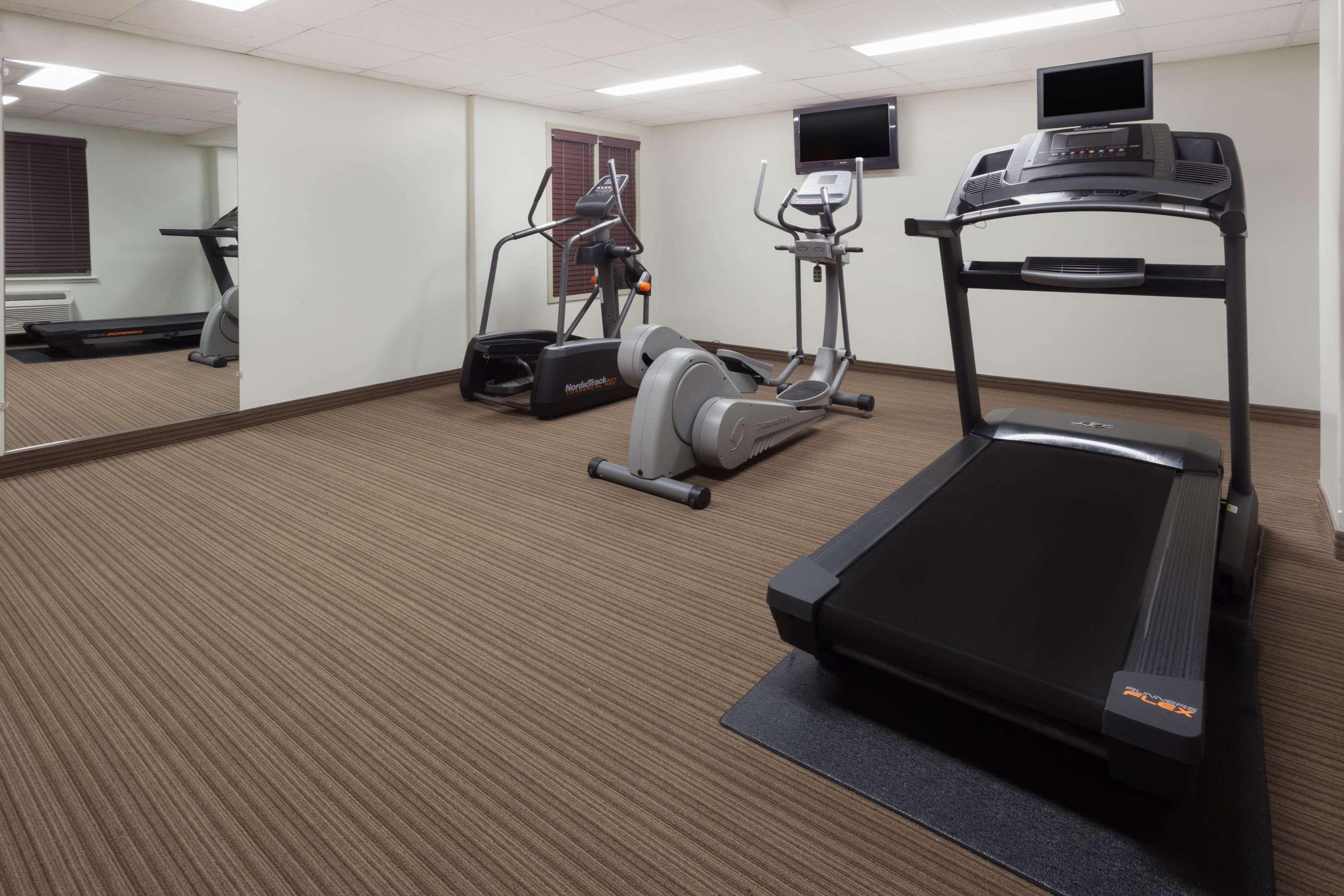 Super 8 By Wyndham Peterborough Otel Dış mekan fotoğraf