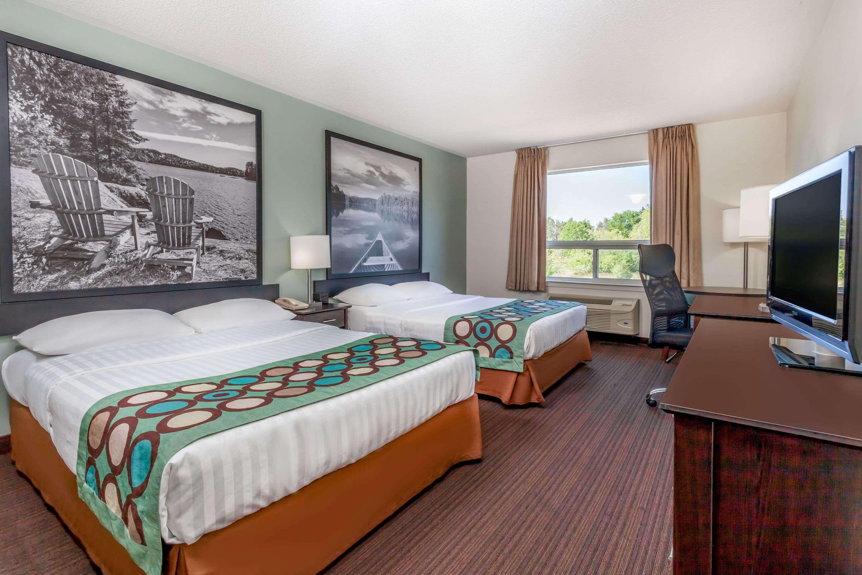 Super 8 By Wyndham Peterborough Otel Dış mekan fotoğraf