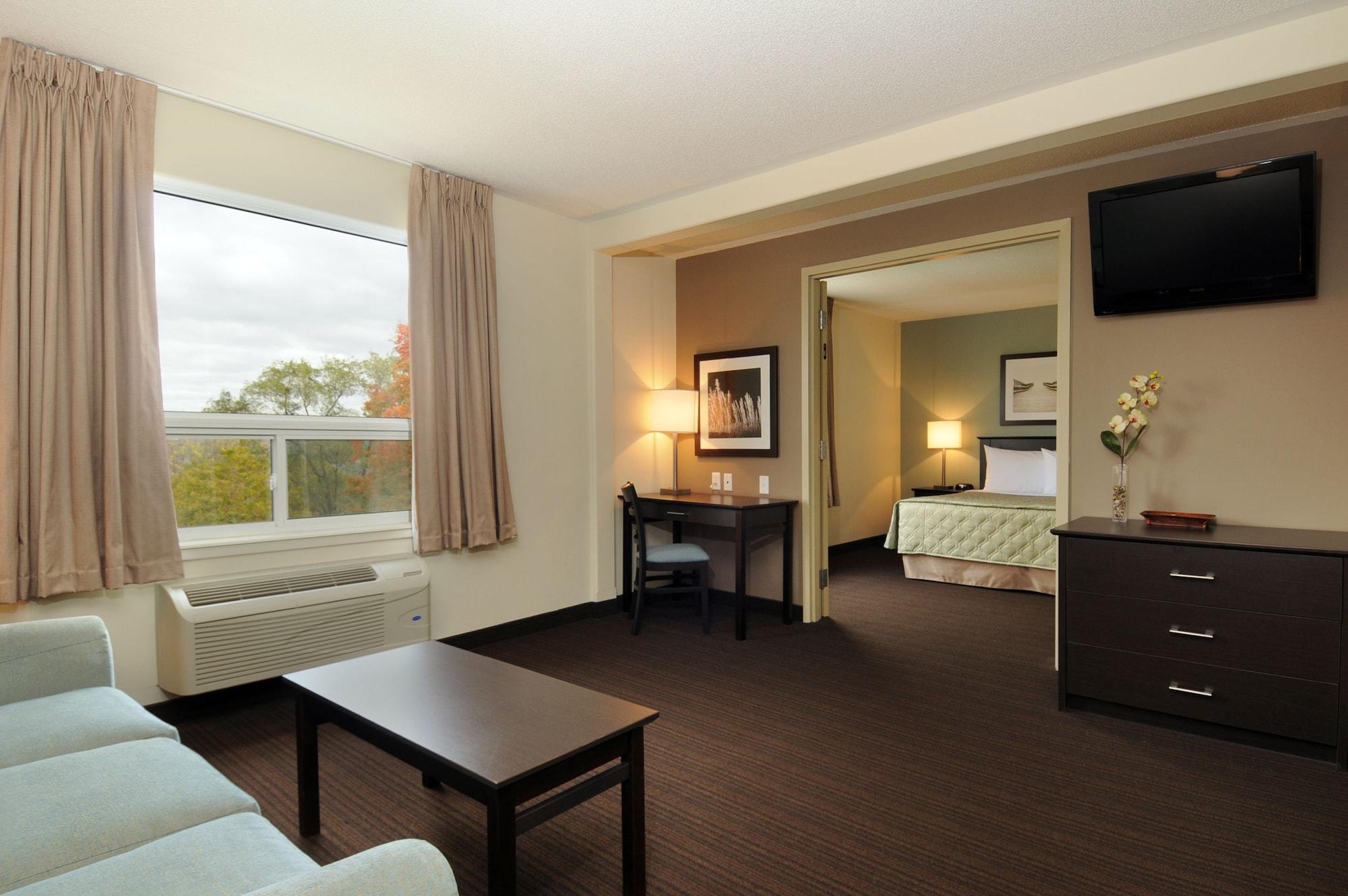 Super 8 By Wyndham Peterborough Otel Dış mekan fotoğraf