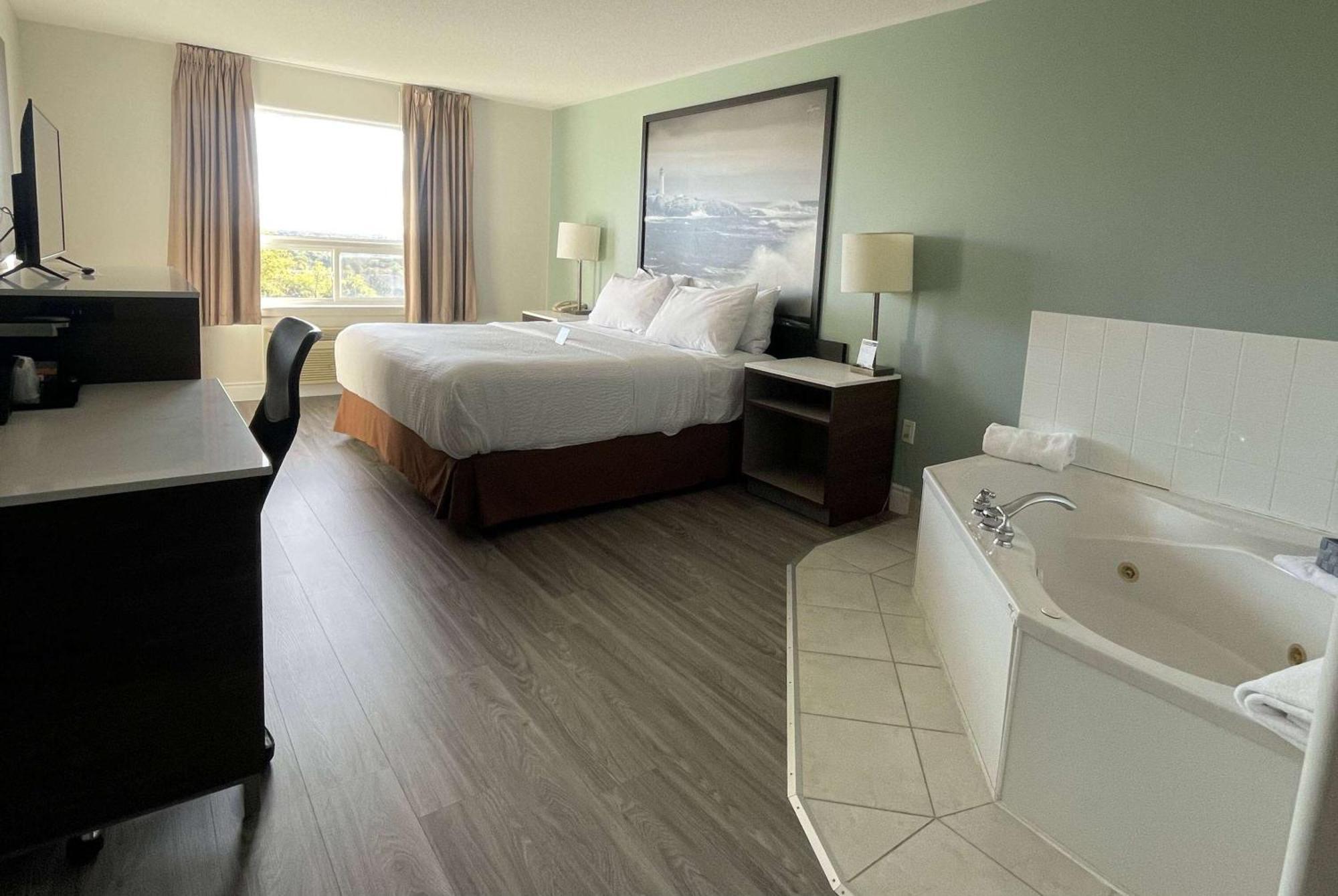 Super 8 By Wyndham Peterborough Otel Dış mekan fotoğraf
