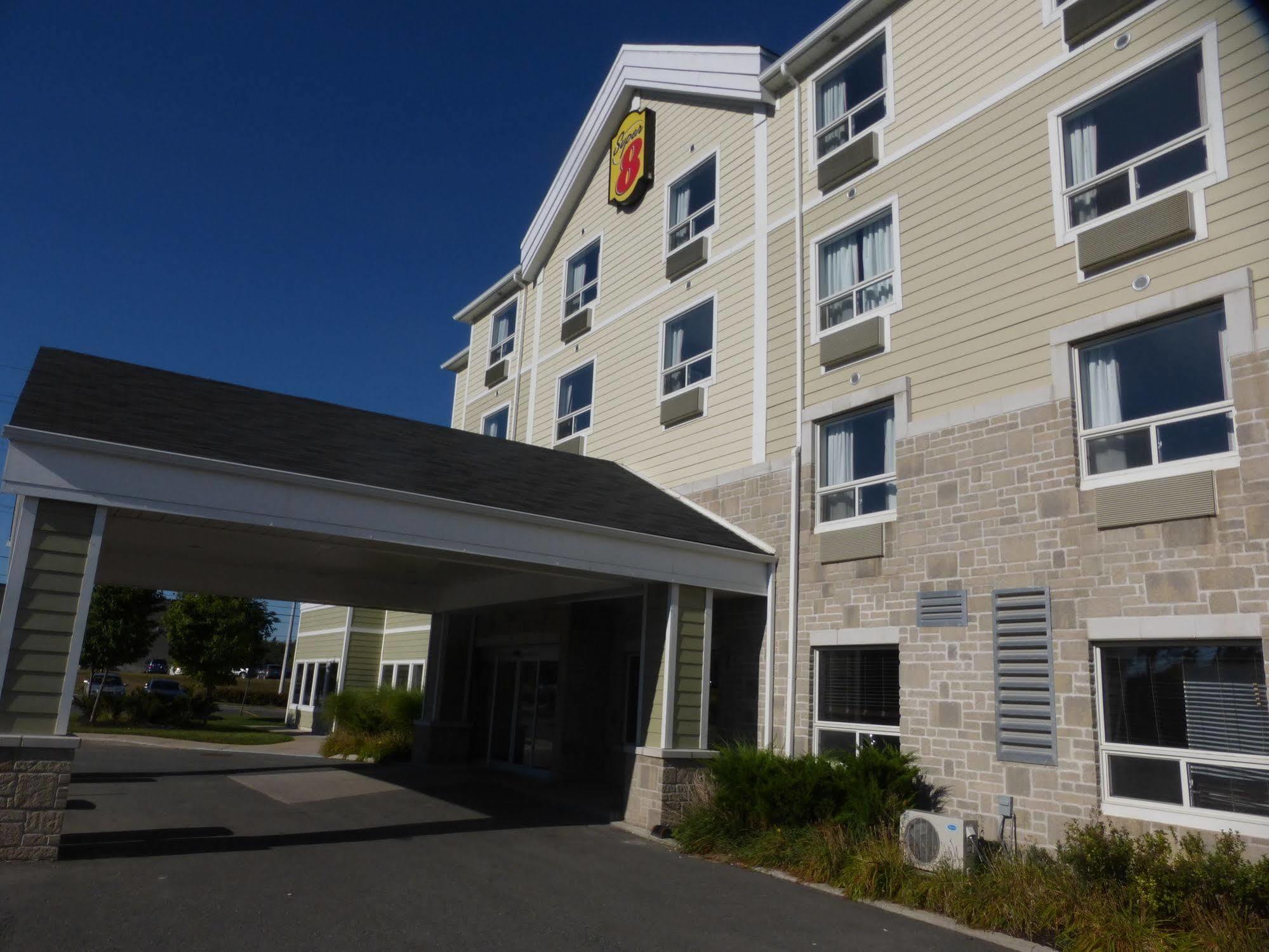Super 8 By Wyndham Peterborough Otel Dış mekan fotoğraf